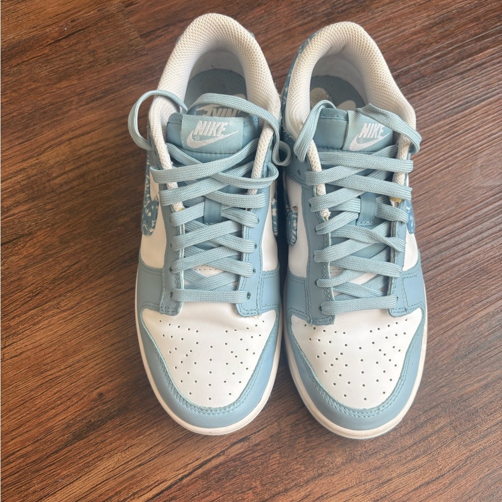 Nike Low-Top Dunks in Light Blue and White
